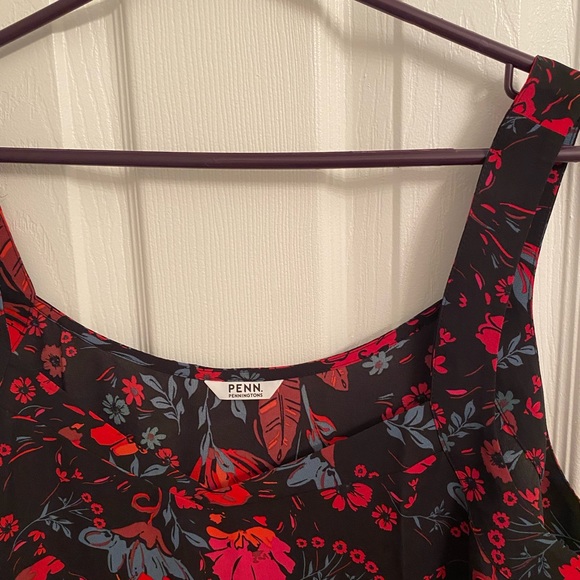 NWOT - Penningtons Floral pattern tank - sz X - Picture 2 of 4